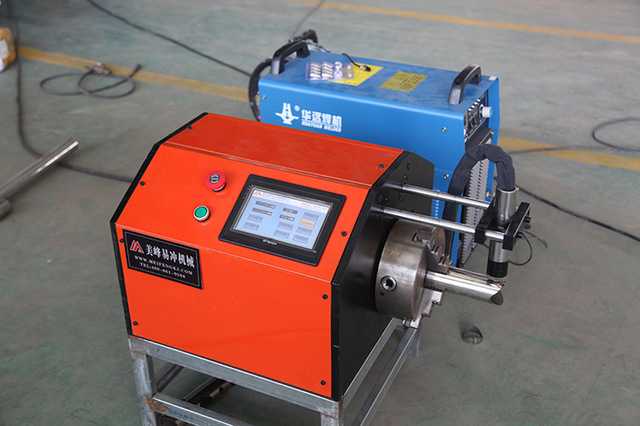 等離子切割機(jī)是借助等離子切割技術(shù)對金屬材料進(jìn)行加工的機(jī)械。